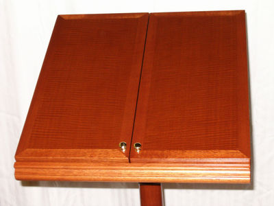 Lectors Stand
Mahogany stand with Fiddleback mahogany top.
